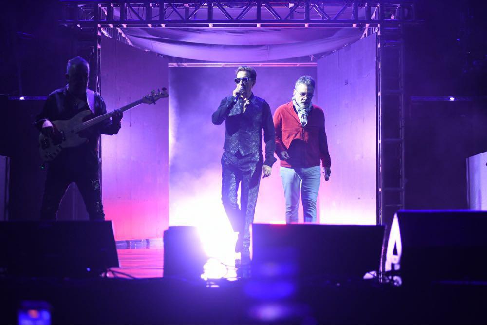 Emmanuel and Mijares performing at the ABM 89 Convention closing ceremony